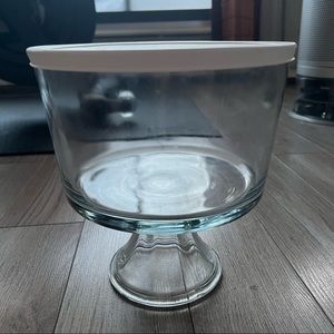 Trifle bowl with lid